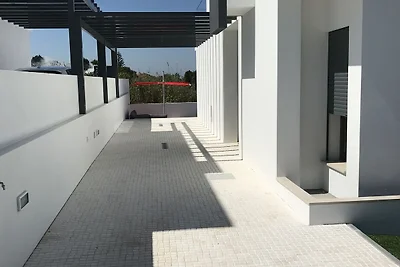 Moderne Villa in Lissabon mit Pool und...