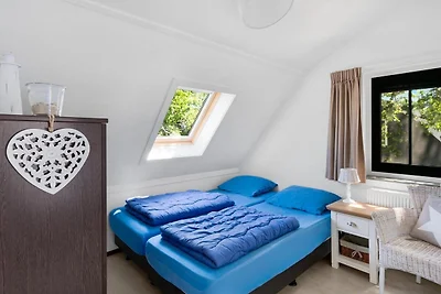 Neu gestaltetes Ferienhaus mit Garten