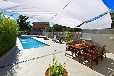 Luxuriöse Villa in Šibenik mit Pool