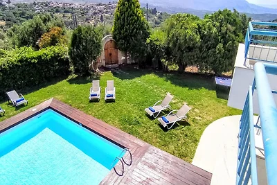 Beautiful 5bedroom villa big pool, close to...