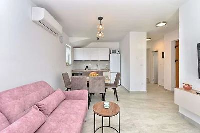 Moderne Villa mit privatem Hydromassagepool