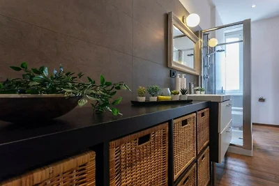 Wohnung in Torino mit Balkon und Parken
