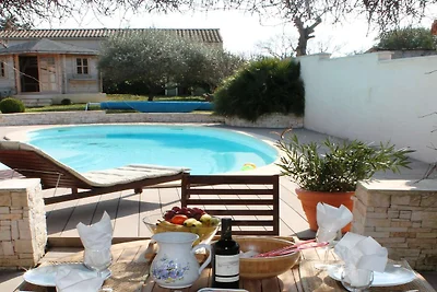 Willa w Languedoc z basenem blisko miast