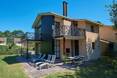 Villa in una riserva naturale con castello