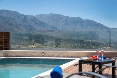 Stylish Villa with Heated Pool, Jacuzzi, Gym ...
