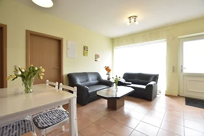 Schצnes Ferienhaus in Zierow mit Kamin