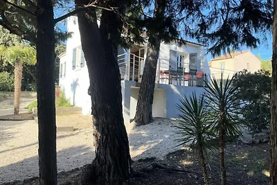 Villa in Lambesc mit Garten & Terrasse