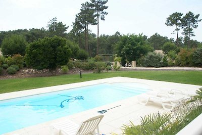 Wunderschöne Villa mit privatem Pool, 2 km vo...