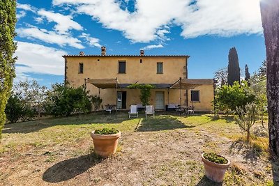 Comfortable apartment with stunning views, ne...