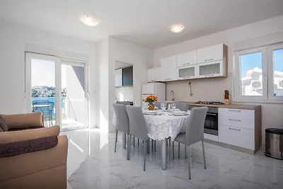 Apartments Happy Holiday - Two Bedroom Apartm...