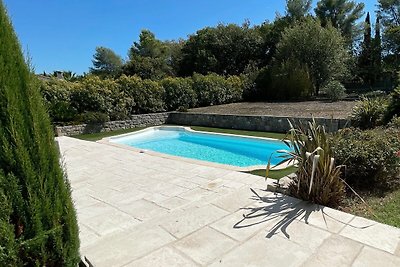 Schöne moderne Villa mit Pool in Mougins