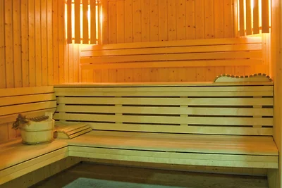 Ein Schlafzimmer mit Nische für sechs Persone...