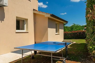 Villa in Tinjan mit Schwimmbecken
