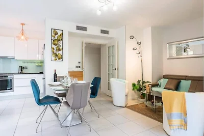 Apartment in Palm Beach mit Pool und Garten