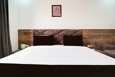 Soggiorni accoglienti al Taj Nagri Basai del...