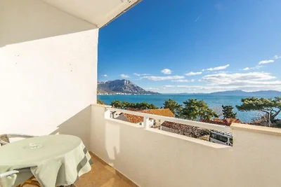 One bedroom apartment with sea view 1