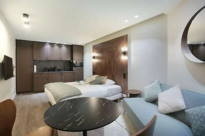 Sublim und neues Studio Moulin Rouge