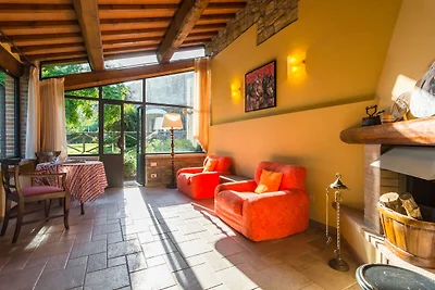 Schönes Cottage in Dicomano mit Pool
