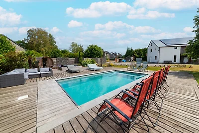 Luxusvilla mit Pool