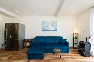 Apartment mit Pool in Strandnähe in Zaboric