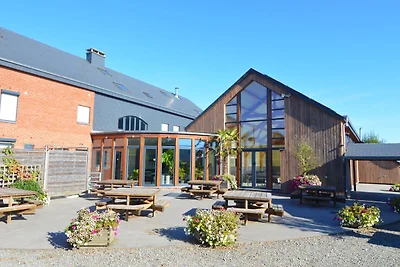 Modernes Ferienhaus in Rendeux mit Hallenbad
