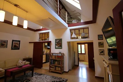 Schneeweischen, koetshuis bij de vijver