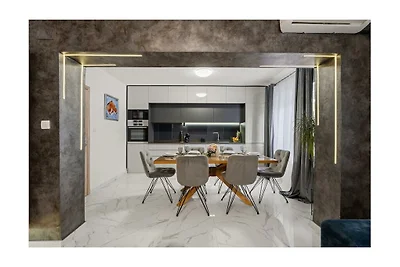 Villa in Trogir mit Schwimmbecken