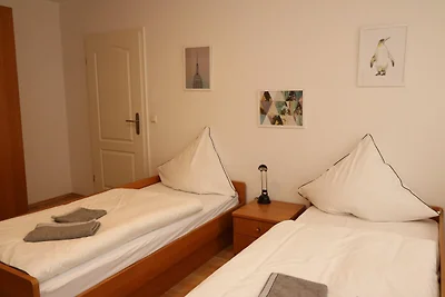 Zentrales Apartment in Messenähe