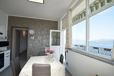 Schöne Ferienwohnung mit Panoramabalkon