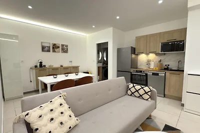 Appartamento nel villaggio di Serignan