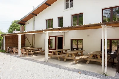 Aufwändiges Ferienhaus mit Sauna in Manhay