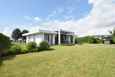 Moderne Villa mit Garten in Harderwijk