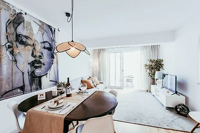 Modernes Apartment in Algés mit Terrasse