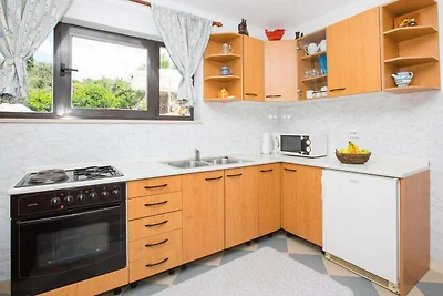 Apartment mit Terrasse und Pool