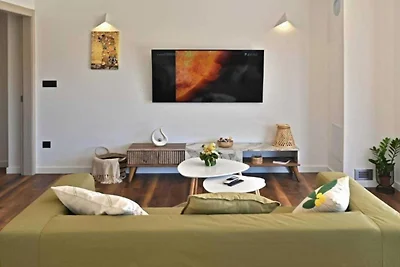 Luxury Slatine Apartments with Terrace and Ga...