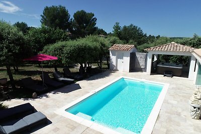 Ferienhaus mit großem Garten und Swimmingpool