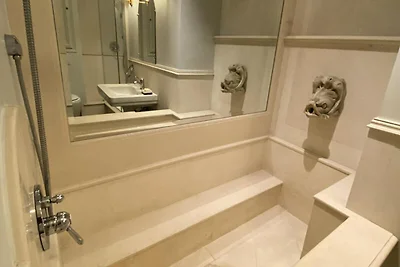 GAZ5213 / Unvergleichlicher 4-Zimmer-Hafen