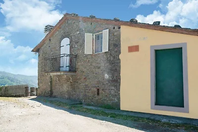 Casa vacanze in stile rustico a Lucca, con gi...