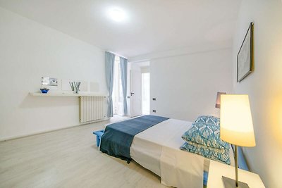 Urbane apartment in the centre of Procida wit...