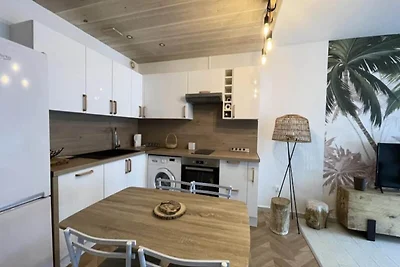 Wohnung in Grau du Roi am Strand