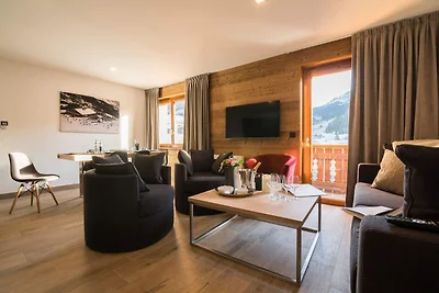 Stilvolle Wohnung mit Balkon oder Terrasse