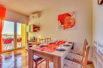 Wohnung in Dramalj mit Meeresstrand