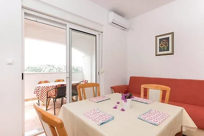 Wohnung in Rogoznica, am Strand