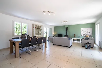 Luxe villa in Oupia met privé zwembad