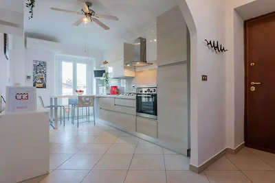 Wohnung in Torino mit Balkon und Parken