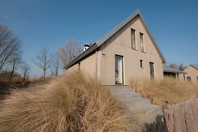 Moderne Lodge mit Kombi-Mikrowelle