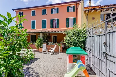 Ferienhaus mit Garten am Meer