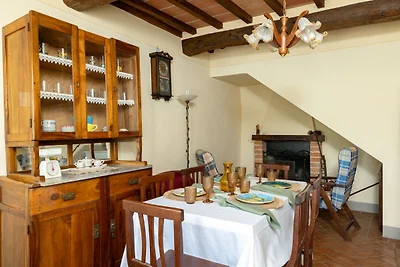 Boerderij in Cortona met Uitzicht op Zwembad