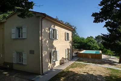 Ferienhaus in Calci mit Schwimmbecken