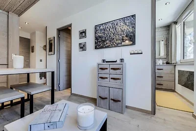 Komplett renovierte Wohnung am Fuße der...